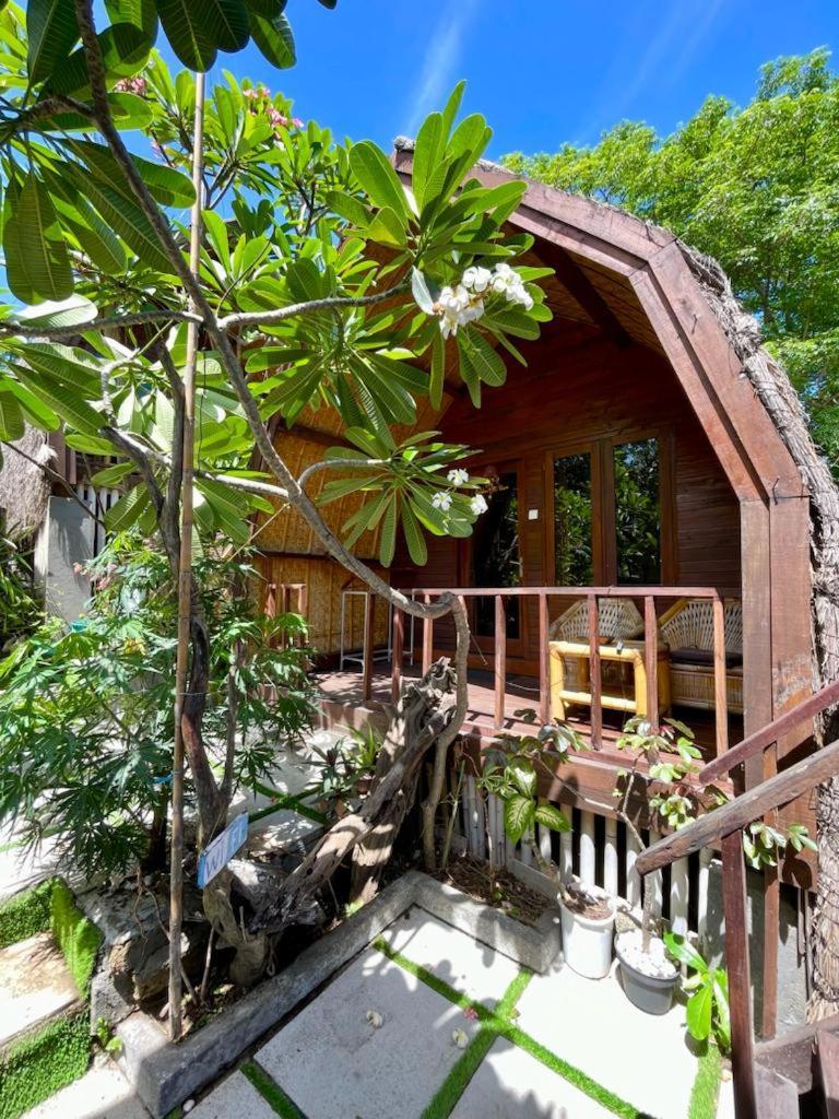 The Golden Ave Bungalow Gili Trawangan Dış mekan fotoğraf