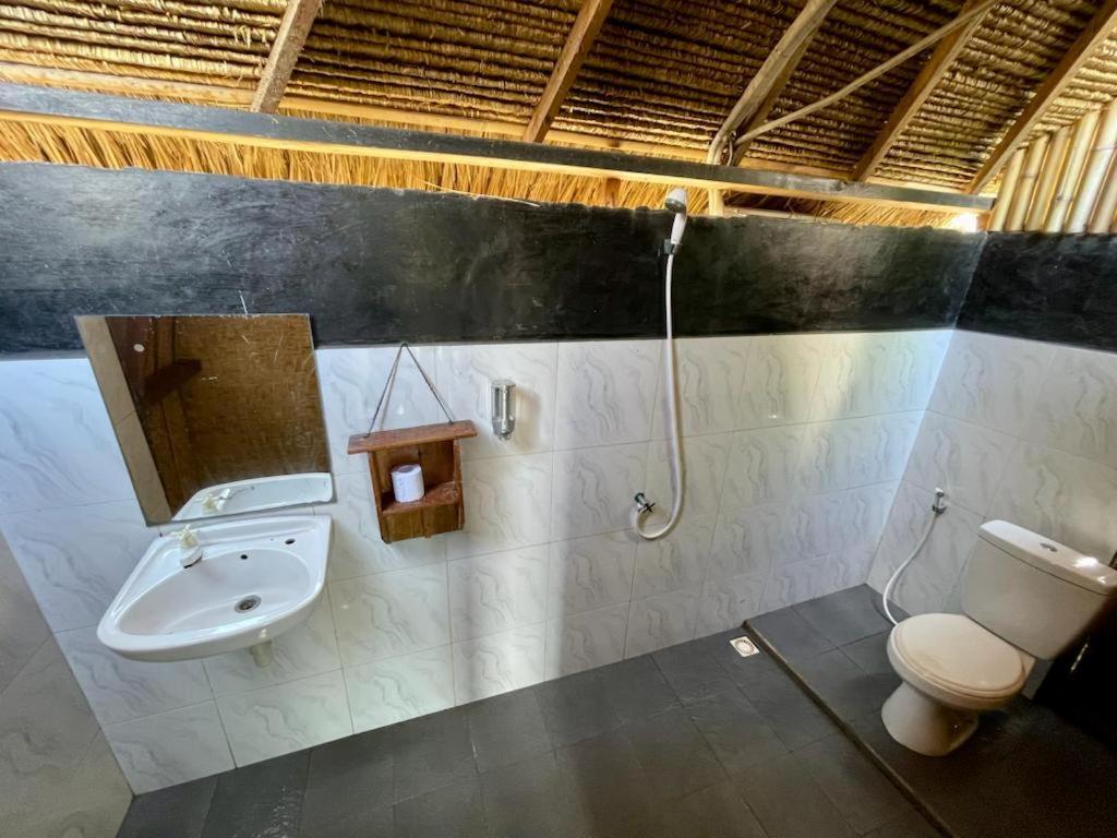 The Golden Ave Bungalow Gili Trawangan Oda fotoğraf